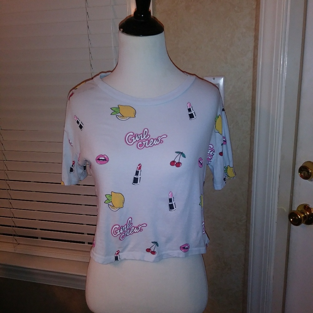 DIVIDED Gurl Crew Lipstick Top size XS